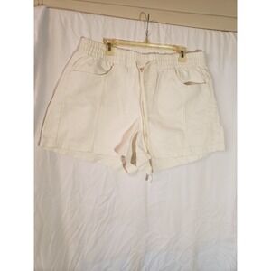 Women's Universal Threads White Shorts Size XL